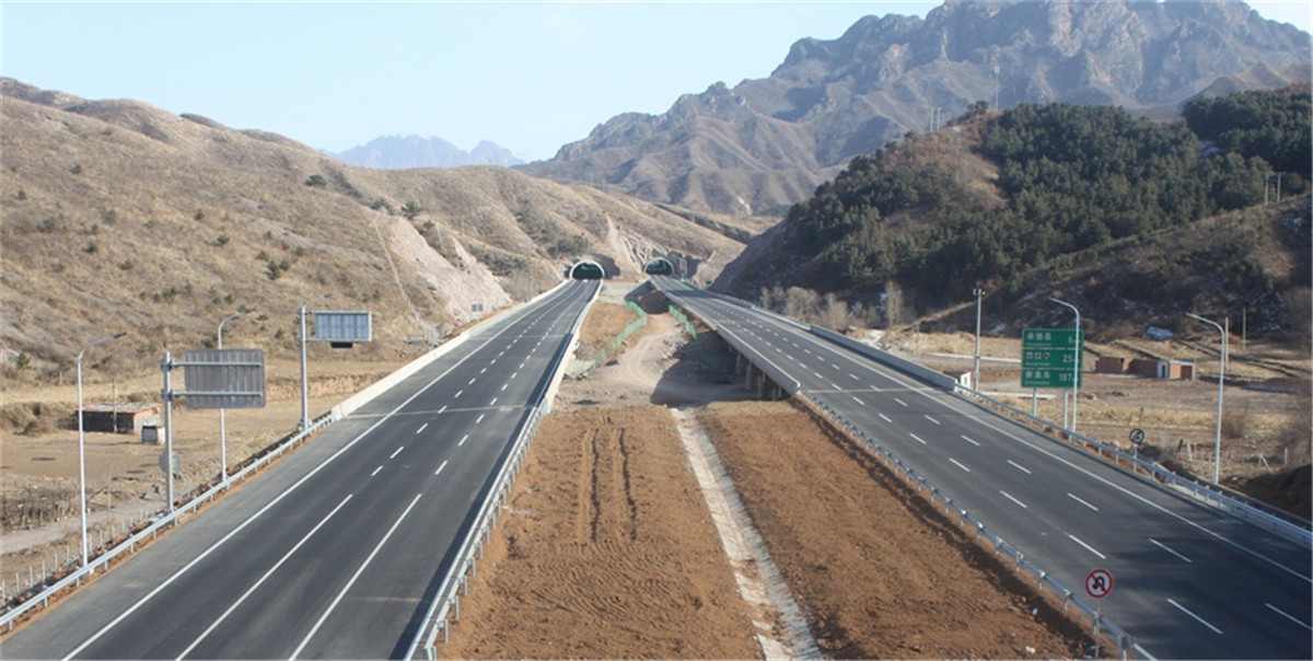 承秦高速承德段第五合同段工程详解：桥梁隧道与路基施工关键技术(图1)