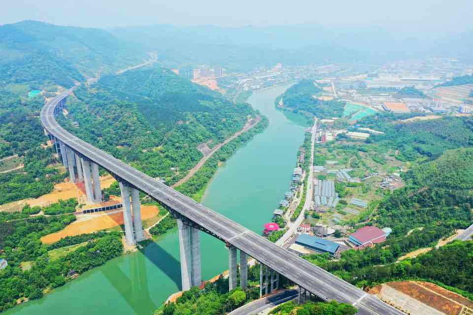 莆炎高速三明段全线贯通，了解其路线长度与关键施工内容