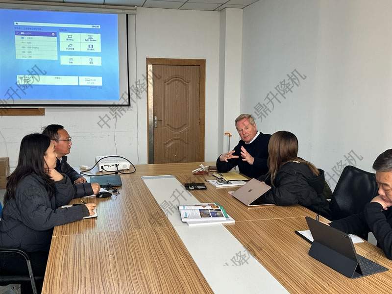 海外客户实地考察生产流程，深化合作共筑舞台机械新未来(图2)