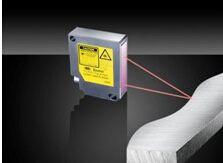 带串行接口的紧凑型激光测距传感器，高分辨率测量