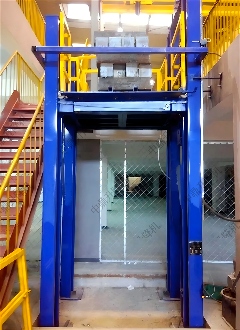 四柱90度进出口式提升机：创新设计优化垂直运输效率(图4)