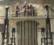 多级升降平台应用领域全解析：从重工业到高精尖场景的技术需求