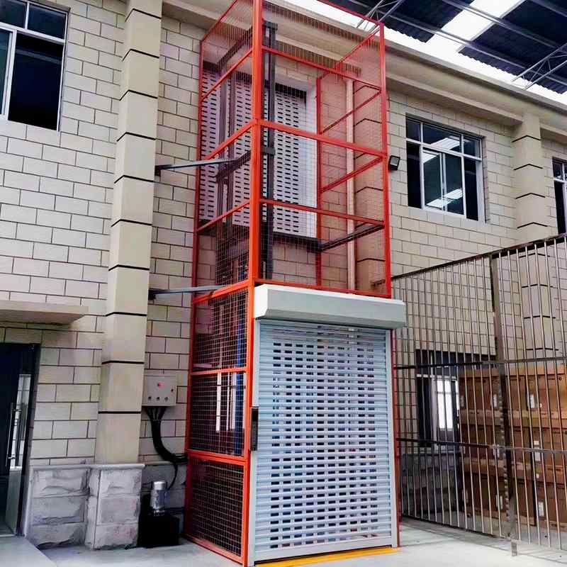 室外贴墙货梯安装的建筑结构核心要求与安全解析