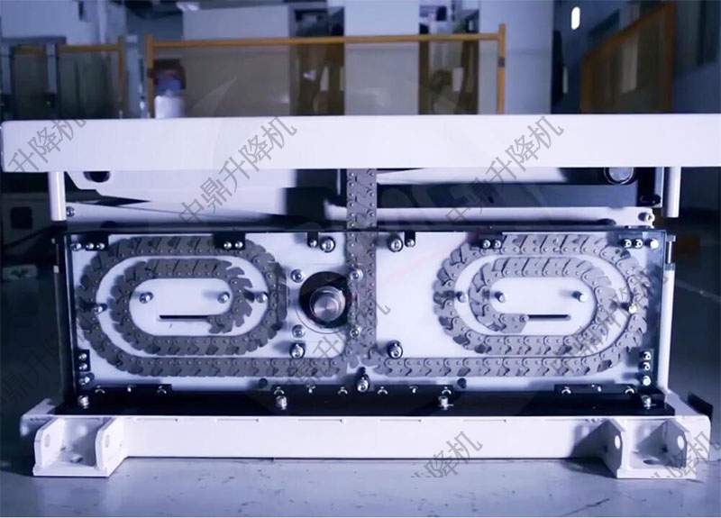 刚性链升降平台：重载精准的工业垂直运输解决方案(图1)