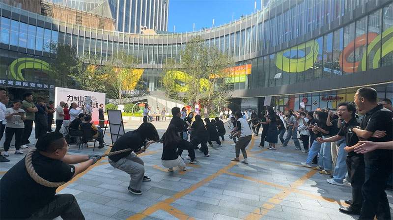 拔河赛场展团队拼搏精神，企业文化建设获佳绩(图2)