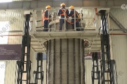 氢能电解槽组装专用液压升降平台，平稳高效支持设备检配(图2)