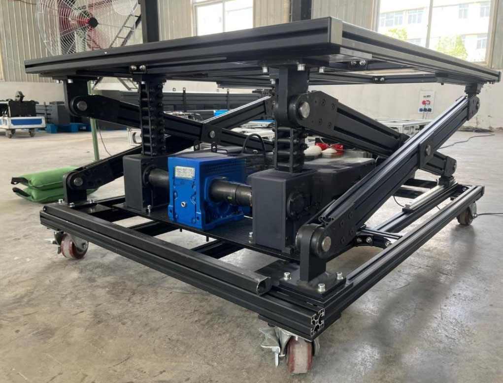 可移动刚性链升降平台：工业搬运的灵活举重解决方案