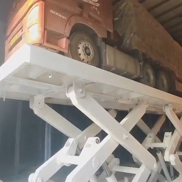 大台面重载剪叉升降平台核心应用：高效解决重型货物垂直运输难题