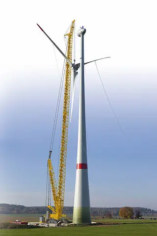 千吨级履带起重机核心优势解析:超大吊重与高效灵活作业 千吨级履带起重机核心优势解析:超大吊重与高效灵活作业