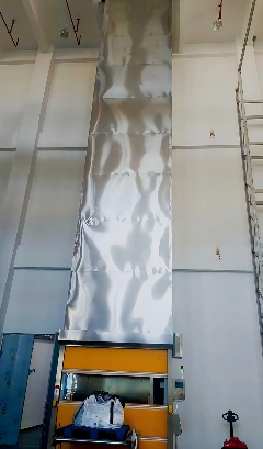 锂电池厂往复式提升机为何必须禁铜禁锌？安全与品质的核心考量(图1)