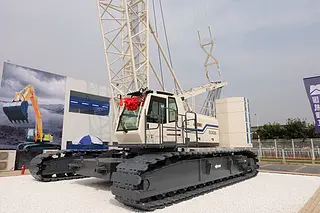 200吨级全地面起重机性能解析：高效起重与安全作业的核心优势