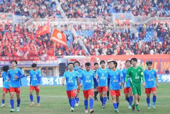 铁路人谢康随队逆袭夺冠，热爱与责任铸就双重精彩(图11)