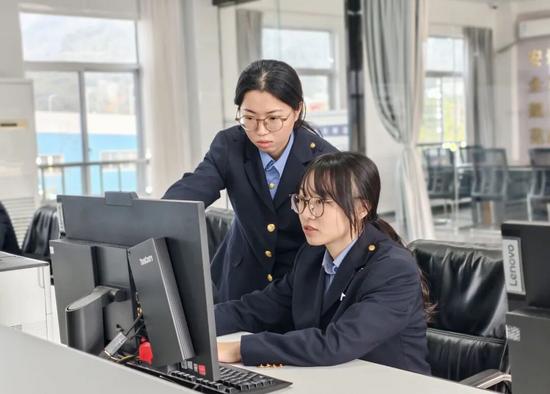 00后女动态检车员崭露头角，半年内屡获佳绩展硬核担当(图7)