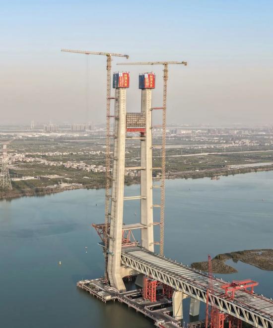 深江铁路公铁大桥主塔封顶，大湾区东西岸将实现快速互通(图3)