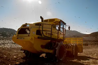 重型压路机技术解析：高效压实与全液压操控优势