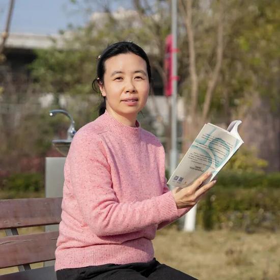 铁路人迎战严寒守护春运，钢铁动脉温暖寒冬旅程(图11)