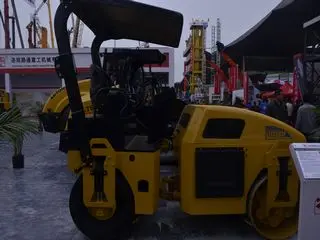 LTC203P压路机性能优势与适用场景解析