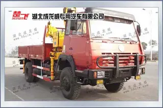 高性能工程起重机：强大承载与安全作业解析