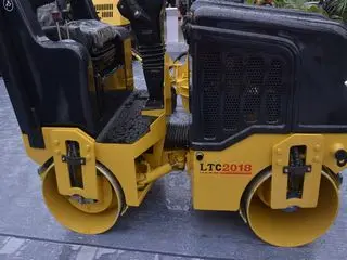 高效压实设备解析：提升道路施工质量与耐用性