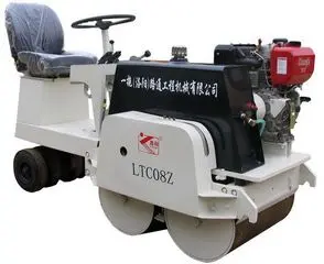 小型压路机性能优势解析：高效压实与稳定操控