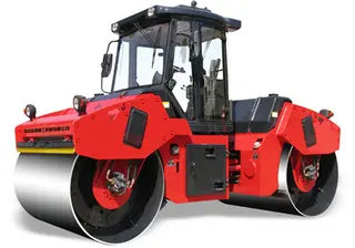 重型双钢轮压路机性能解析：高效压实与灵活操作