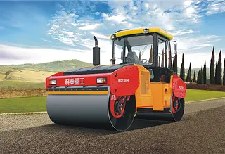 KD136H压路机参数配置与性能优势解析