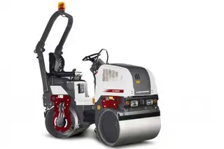 戴纳派克 CC900S Plus 压路机