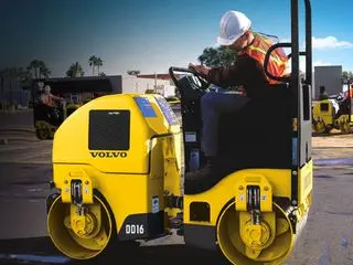 沃尔沃 DD16 压路机